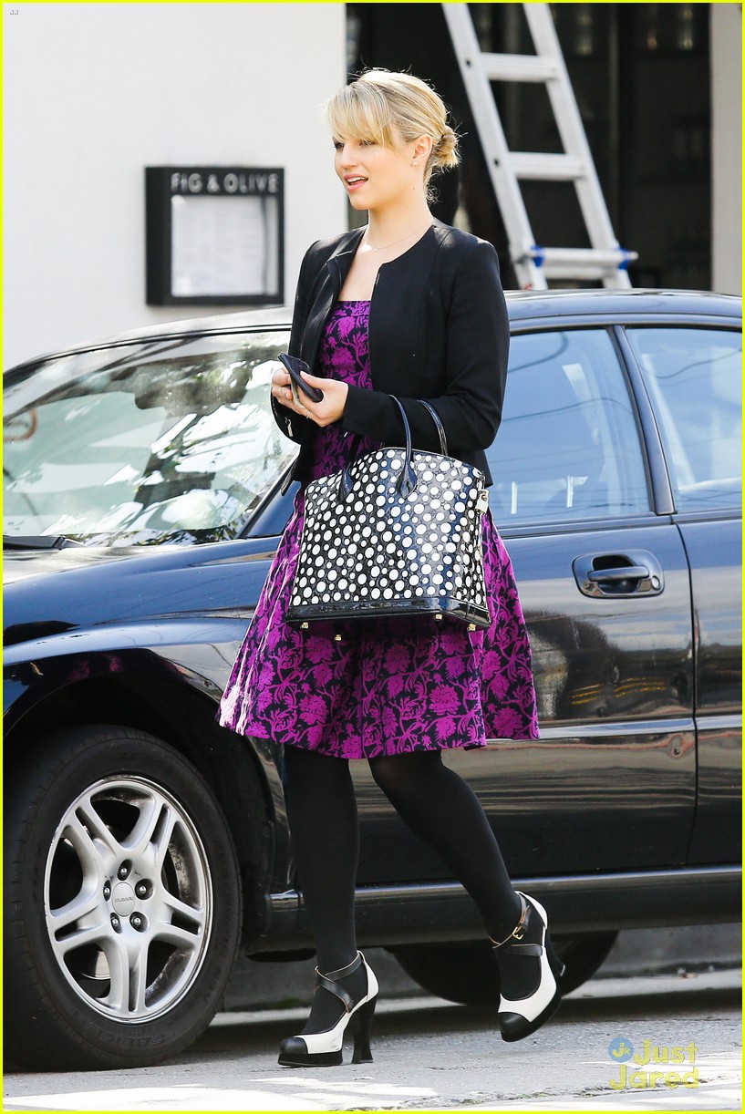 dianna agron fig olive lunch with friends 07