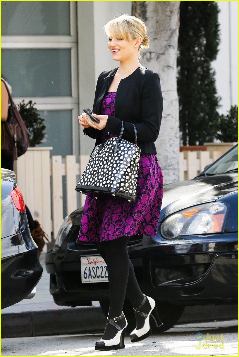 dianna agron fig olive lunch with friends 09