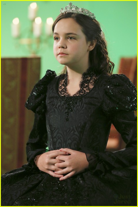 bailee madison once queen 02