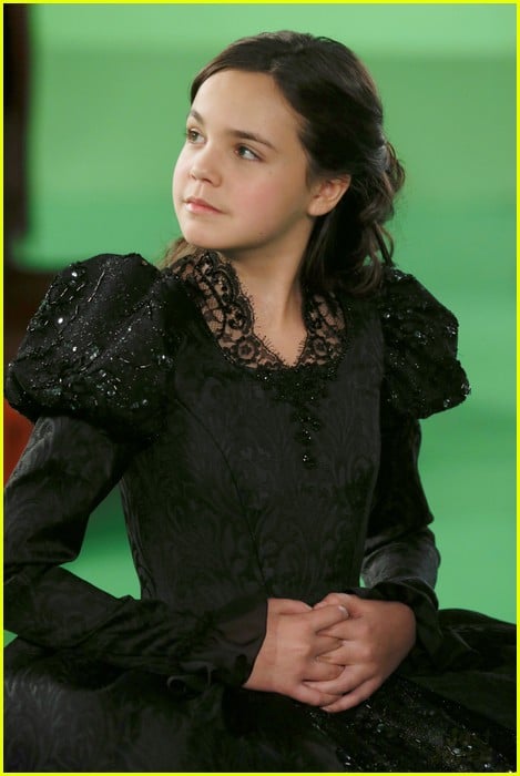 bailee madison once queen 09