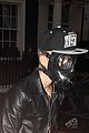 justin bieber wears gas mask while shopping 07