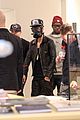 justin bieber wears gas mask while shopping 12