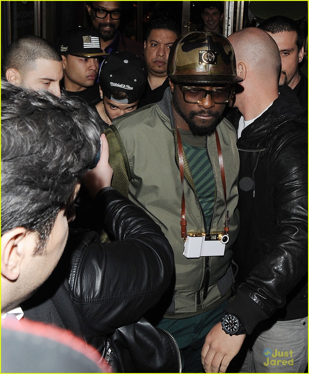 justin bieber shoe shopping with will i am 15