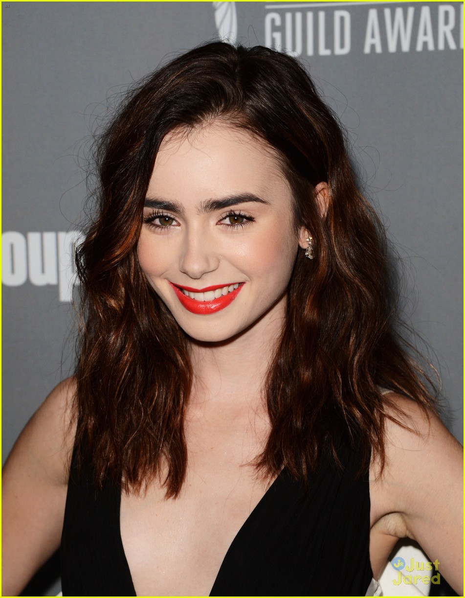 lily collins cdg awards 2013 02