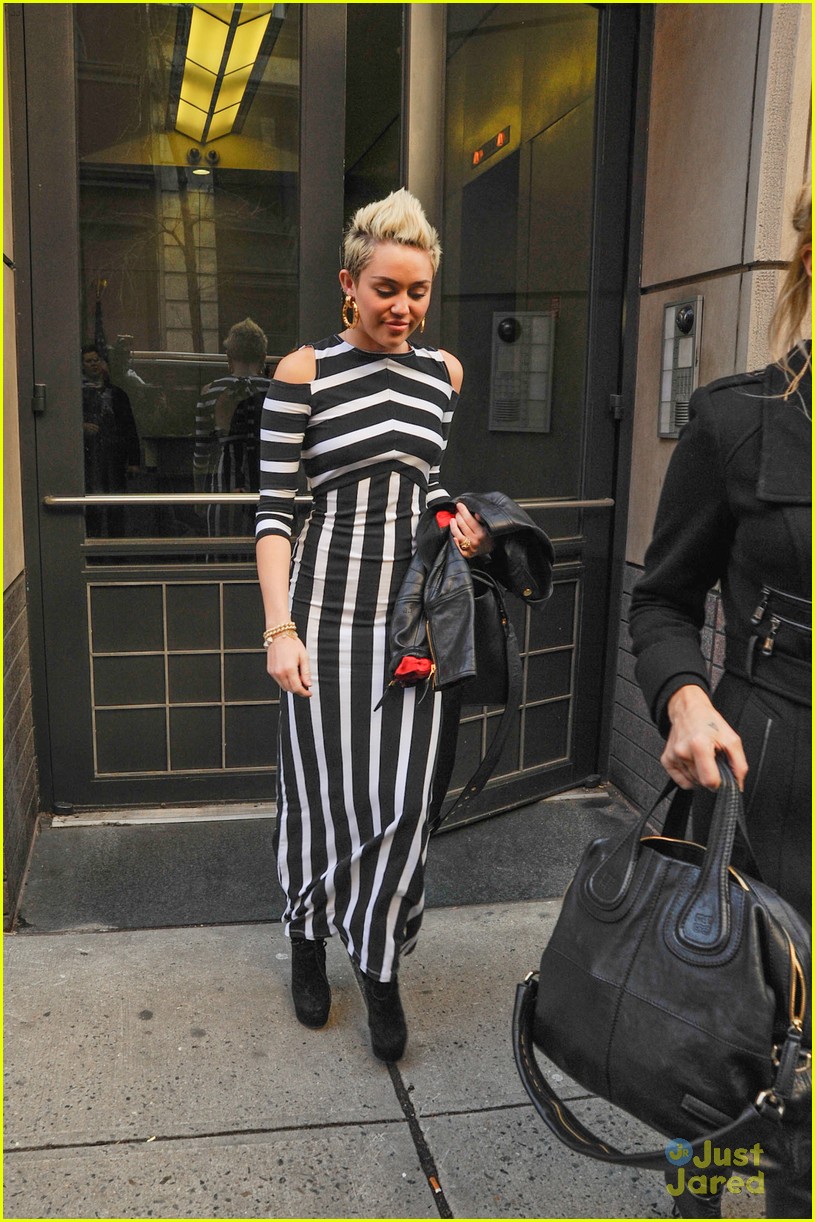 miley cyrus amazing music on the way 06
