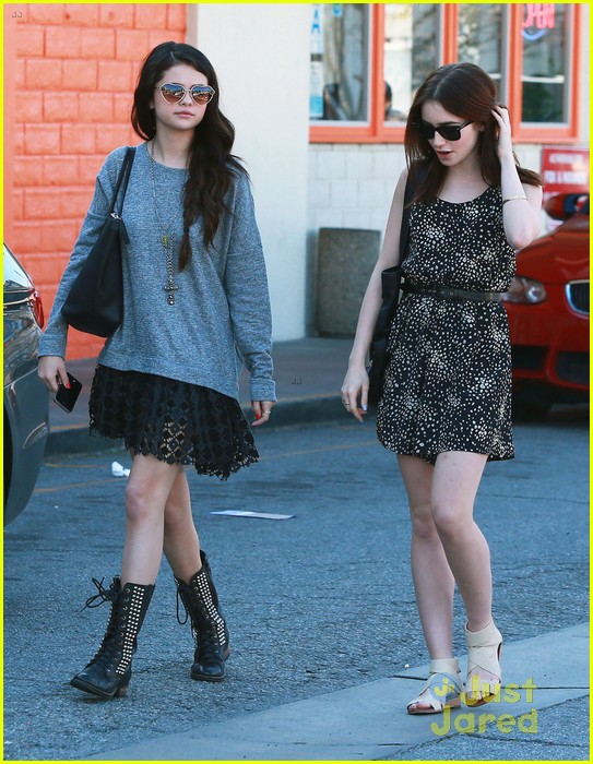 selena gomez lunch with lily collins 13
