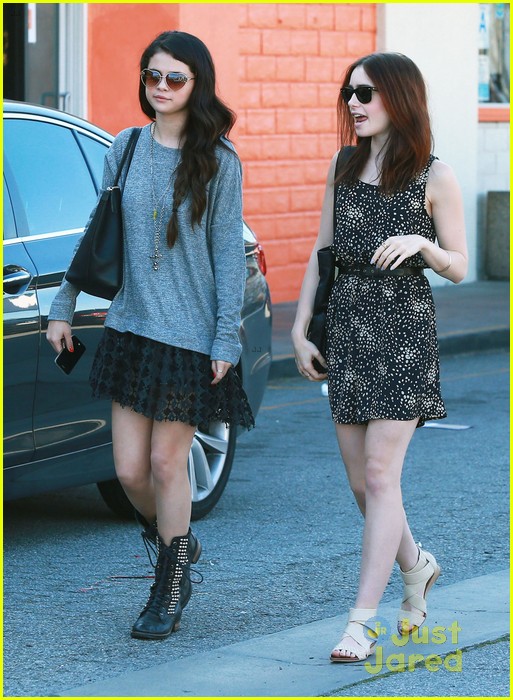 selena gomez lunch with lily collins 16