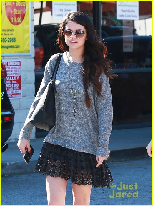 selena gomez lunch with lily collins 17