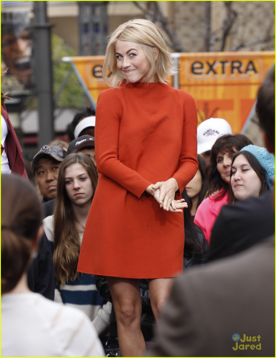 julianne hough extra appearance at the grove 02