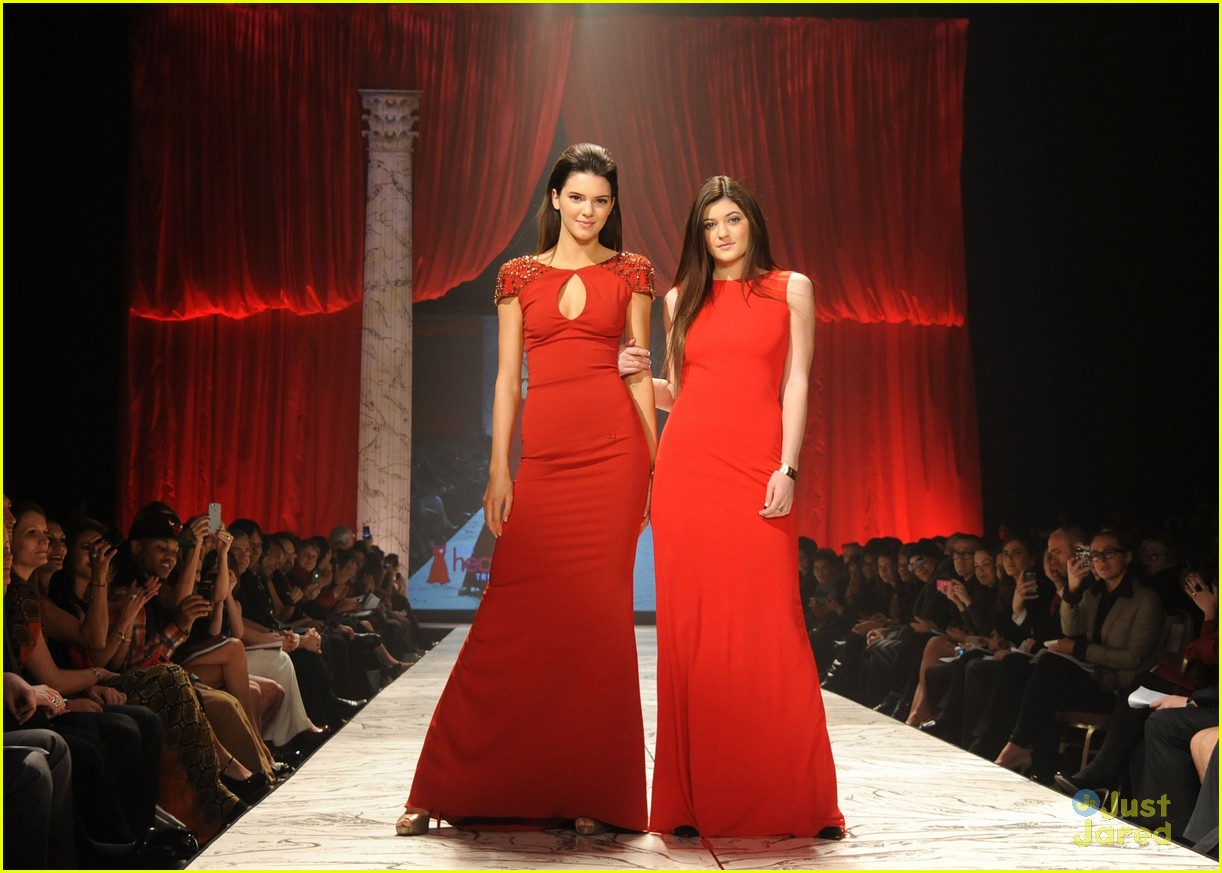 kendall kylie jenner heart truth red dress fashion show 2013 25