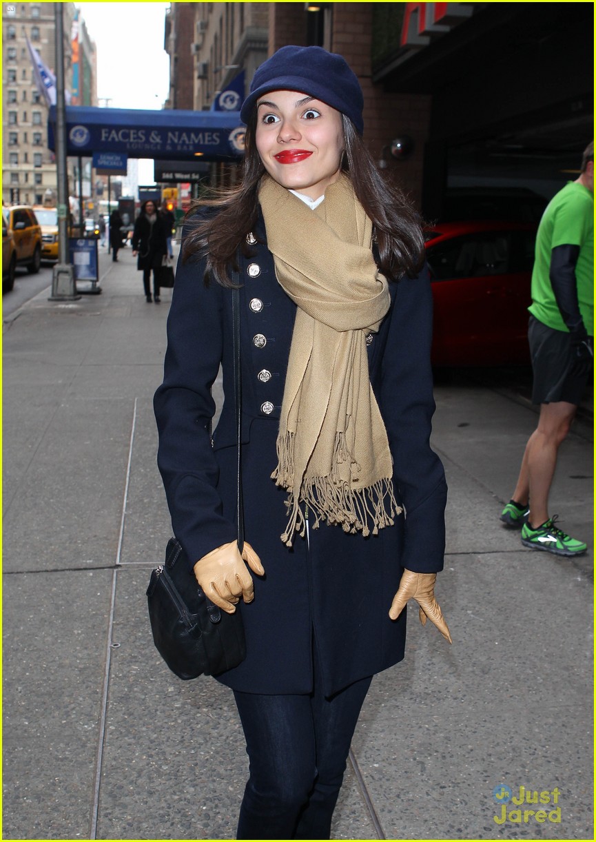 victoria justice bundled up in nyc 03
