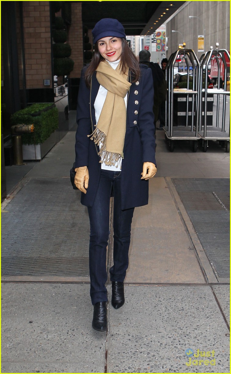 victoria justice bundled up in nyc 10