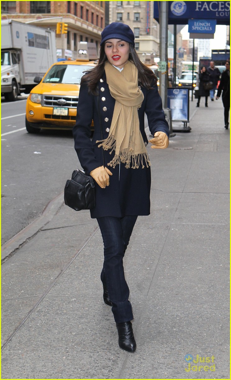 victoria justice bundled up in nyc 13