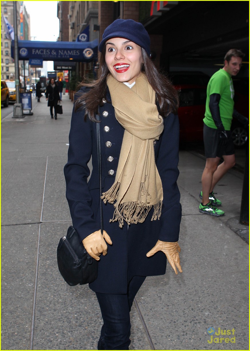 victoria justice bundled up in nyc 15