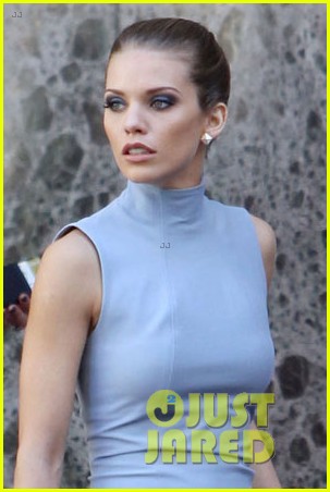 annalynne mccord 90210 filming with shenae grimes jessica stroup 02