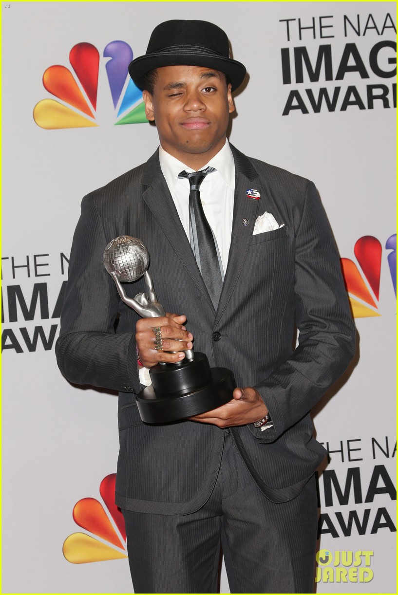 Taylor Swift \u0026 Travis Kelce Have 'Built Trust' Amid All The Attention, image size:817x1222