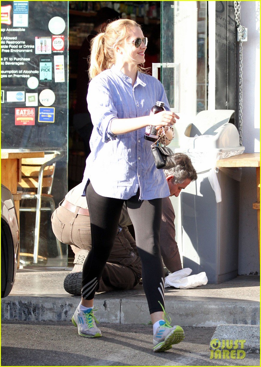 Teresa Palmer: Shopping with Dad!: Photo 530903 | Teresa Palmer Pictures |  Just Jared Jr.