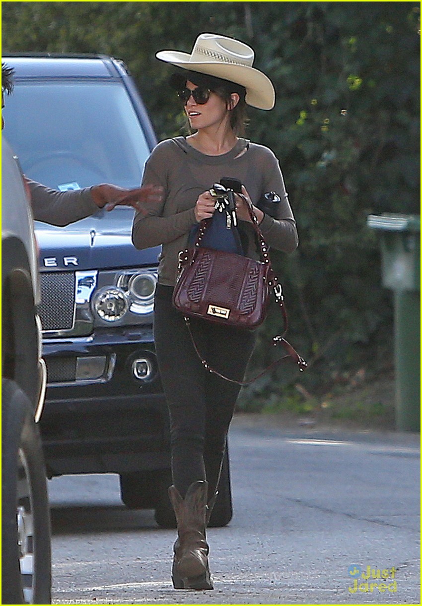 nikki reed two hats 01