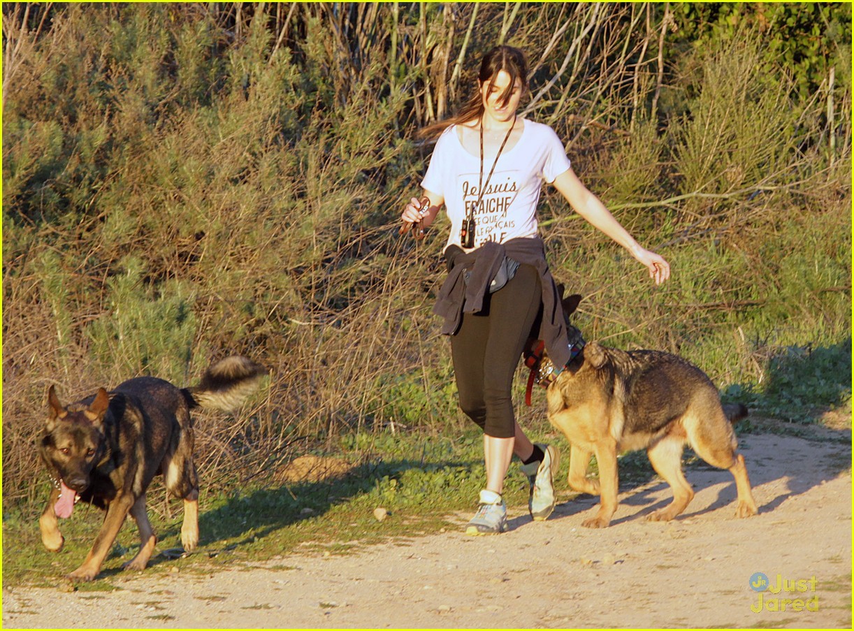nikki reed hike hills dogs 05