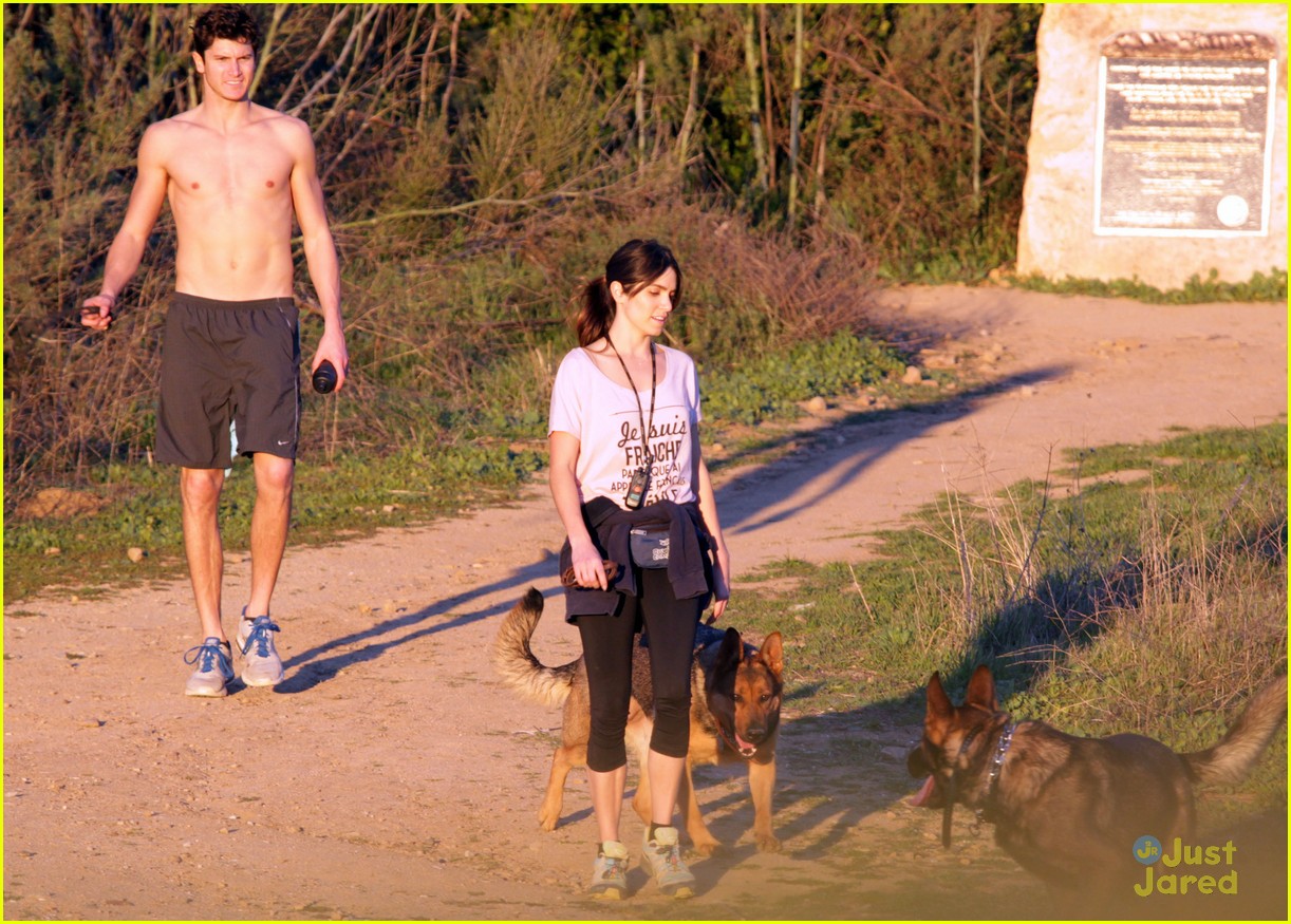 nikki reed hike hills dogs 09