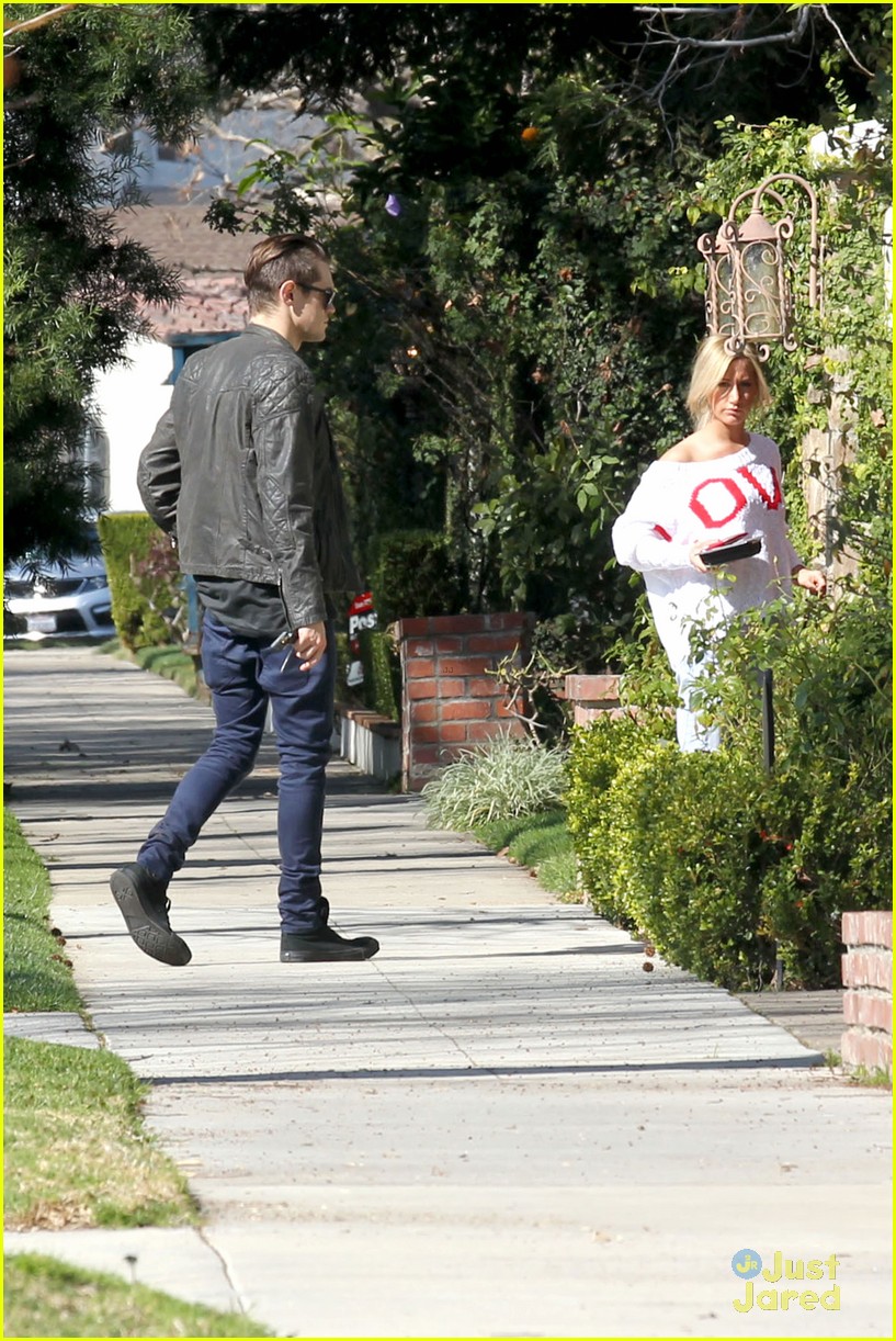 ashley tisdale valentines day with christopher french 14