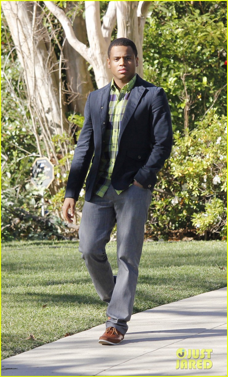 tristan wilds solo on 90210 set 01