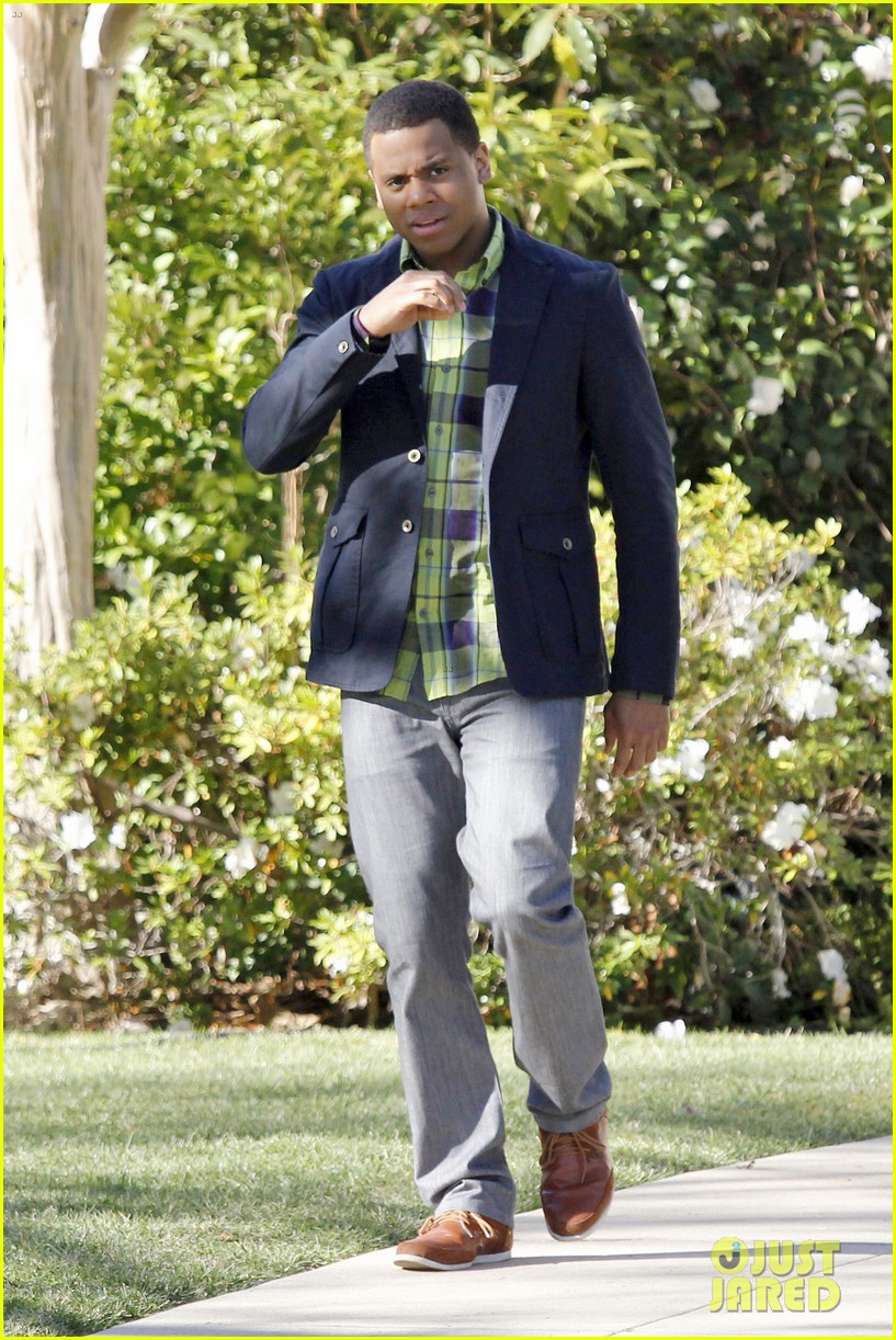 tristan wilds solo on 90210 set 11