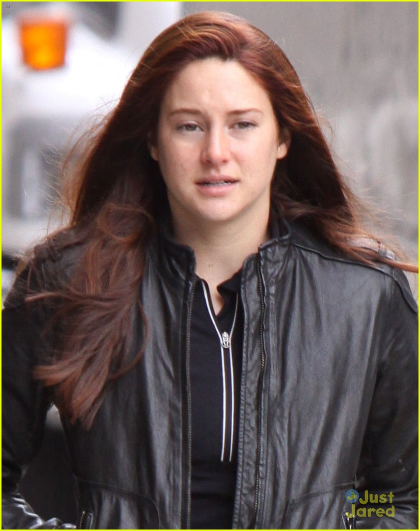 shailene woodley red hair for amazing spider man 2 filming 02