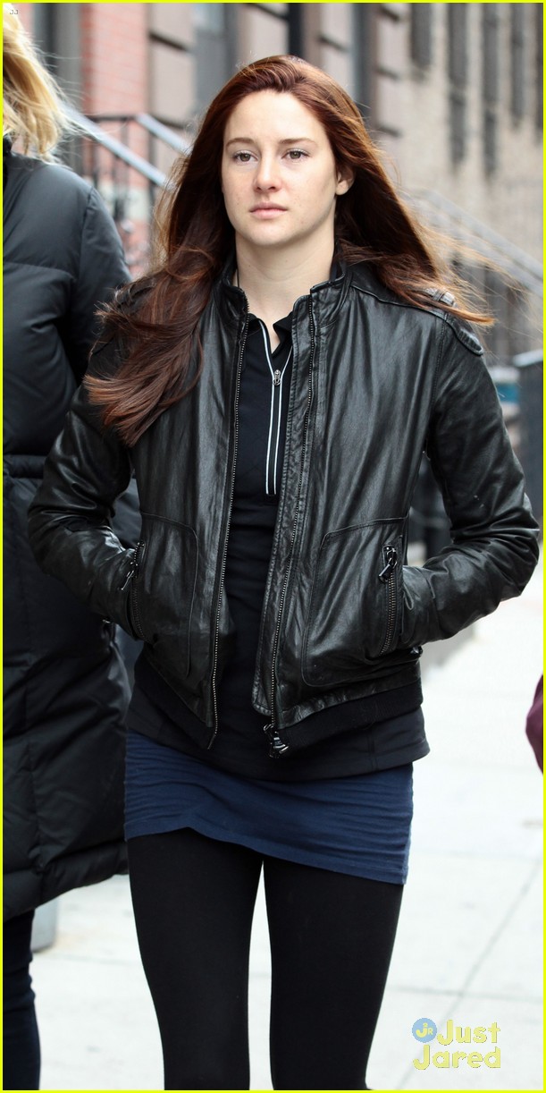 shailene woodley red hair for amazing spider man 2 filming 06