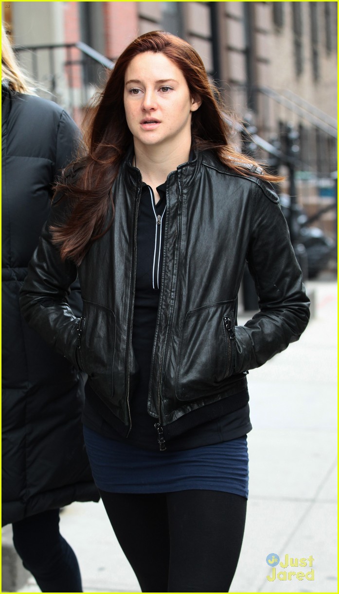 shailene woodley red hair for amazing spider man 2 filming 09
