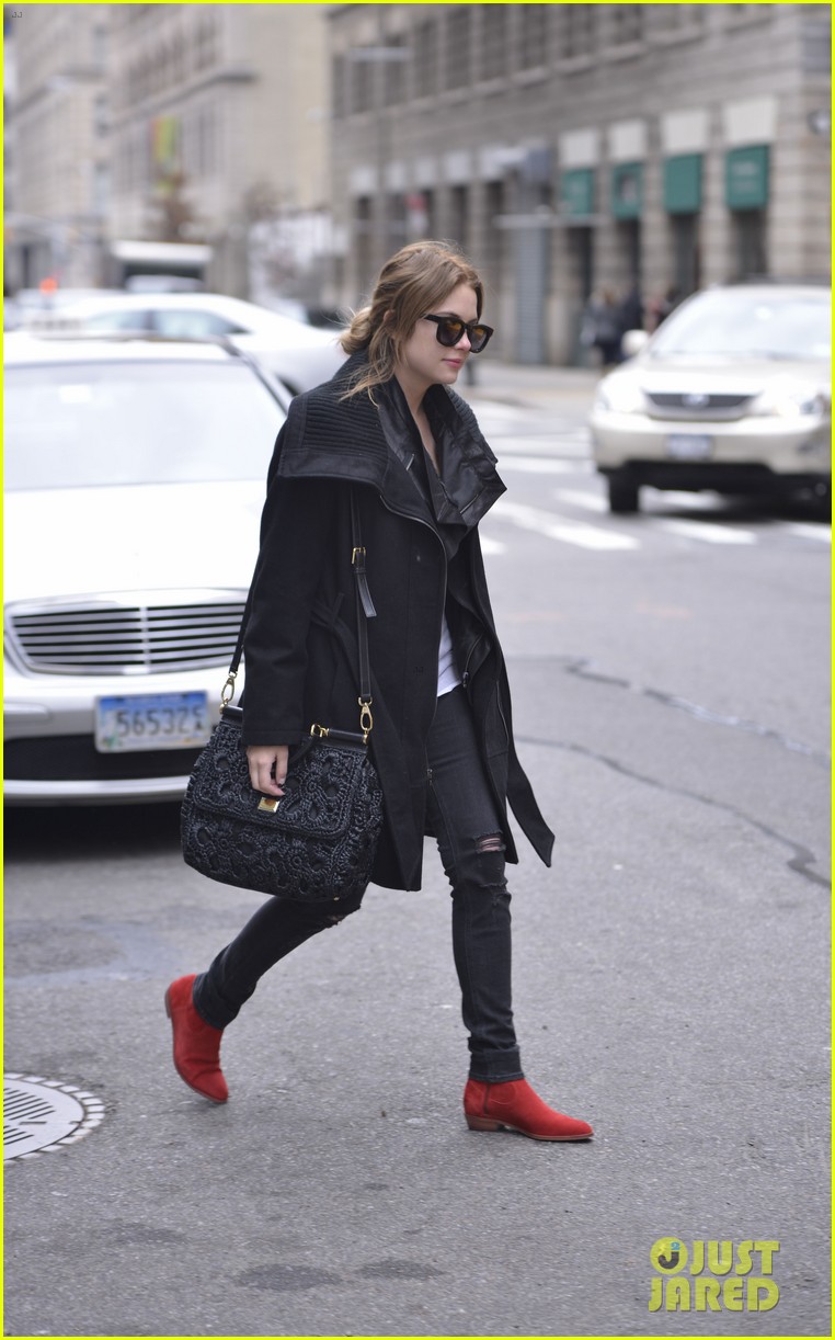 ashley benson greets fans in nyc 08