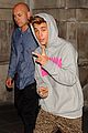 justin bieber post show peace signs 11