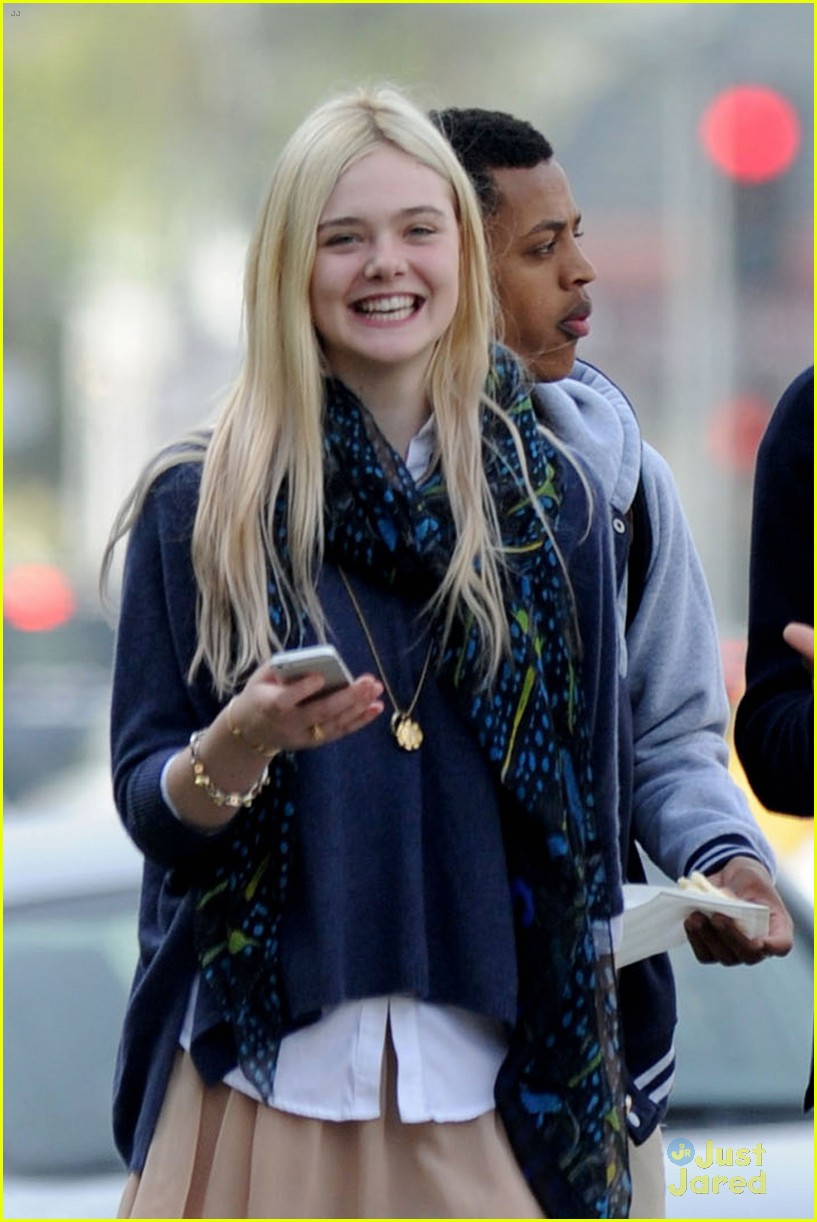 elle fanning angelina jolie is the coolest person 01