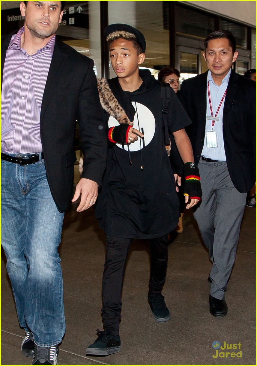 jaden smith lax arrival with brother trey 09
