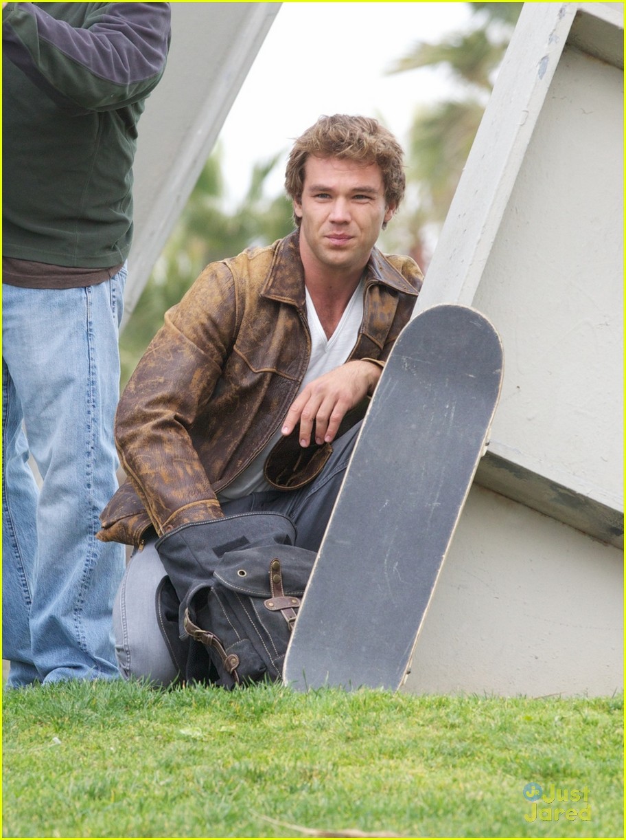 lincoln lewis westside filming in venice beach 02