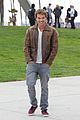 lincoln lewis westside filming in venice beach 04