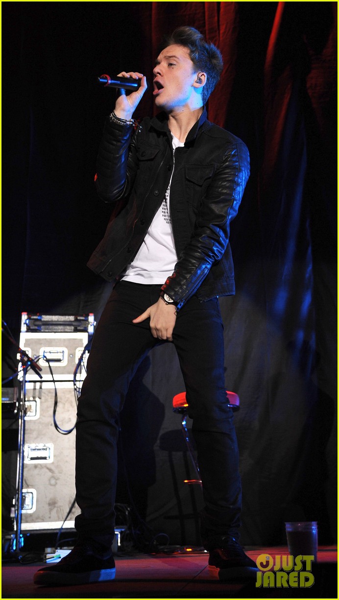 conor maynard manchester arena performance 11