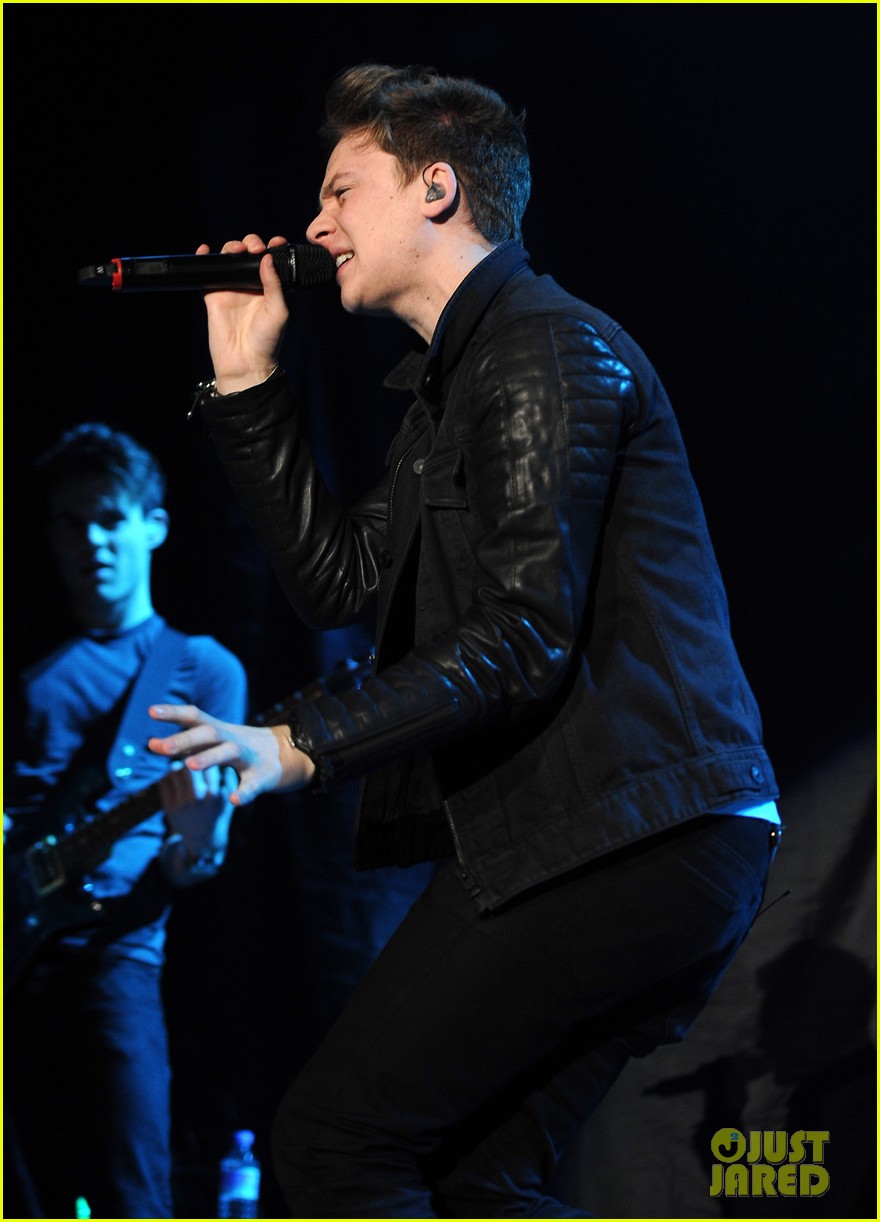 conor maynard manchester arena performance 14