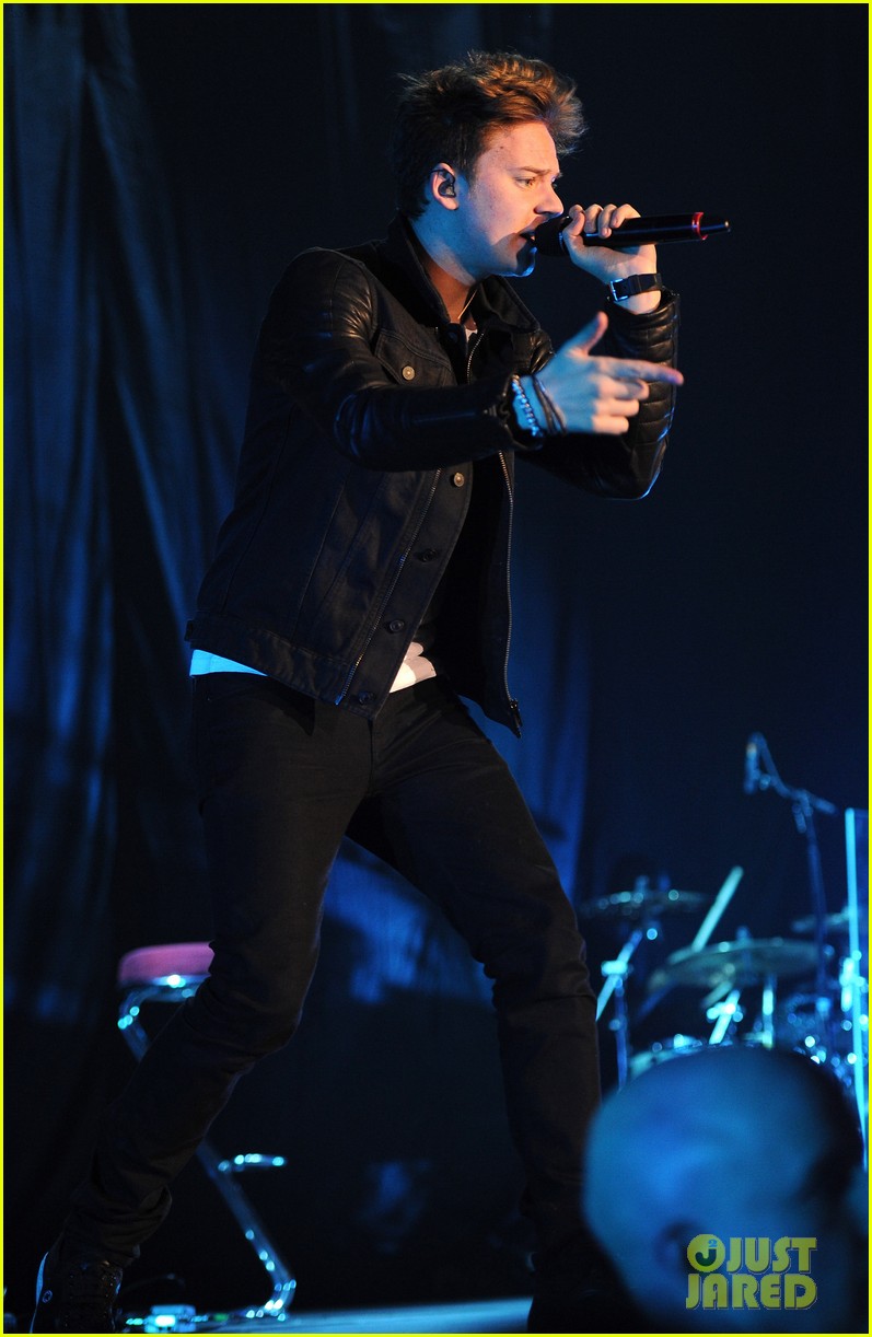 conor maynard manchester arena performance 17