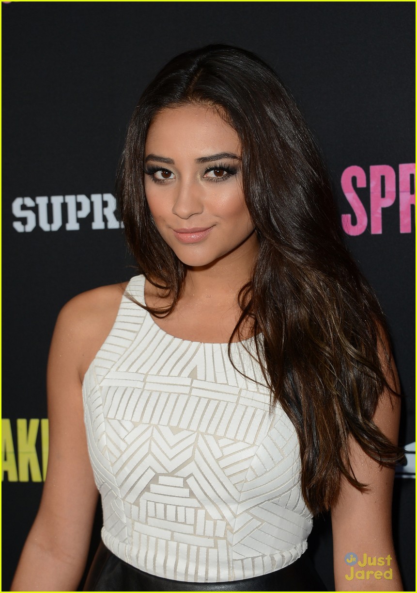 shay mitchell spring breakers premiere 16