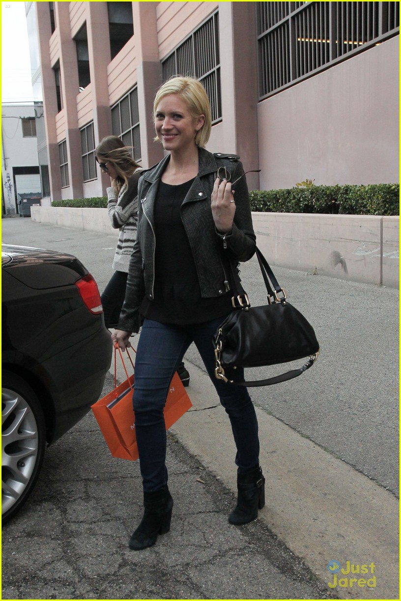 brittany snow madison shopping 02