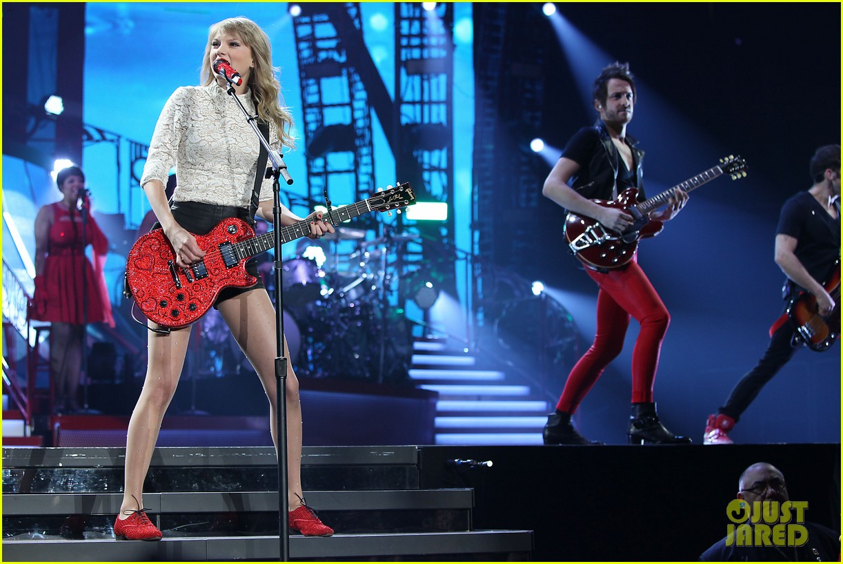 taylor swift drive by train red tour video 18