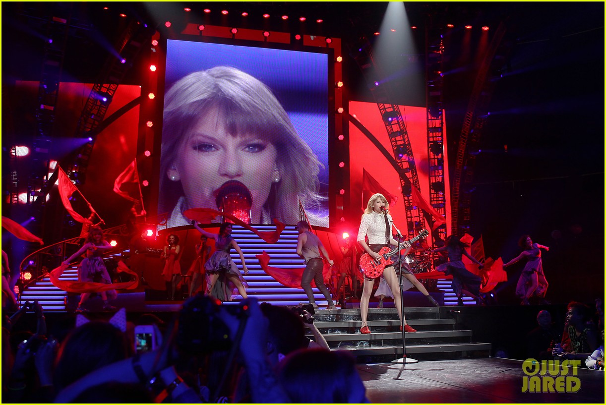 taylor swift drive by train red tour video 24