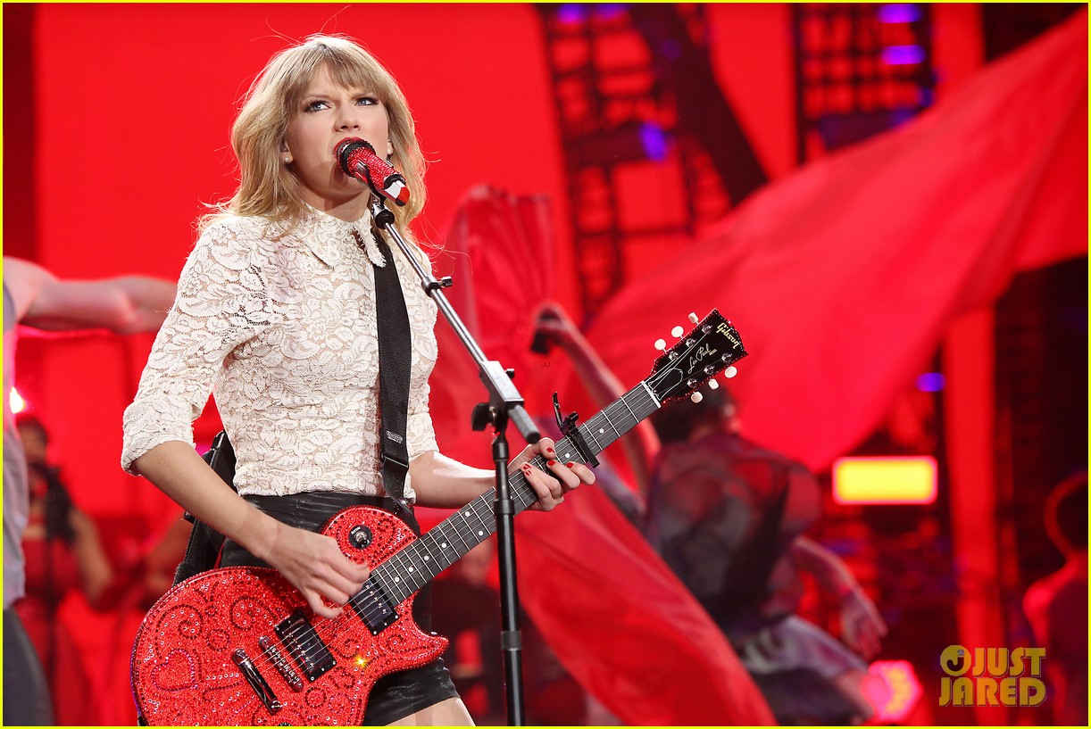 taylor swift drive by train red tour video 25