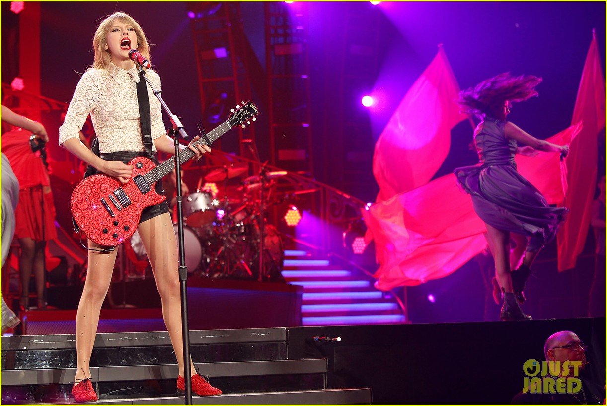 taylor swift drive by train red tour video 26