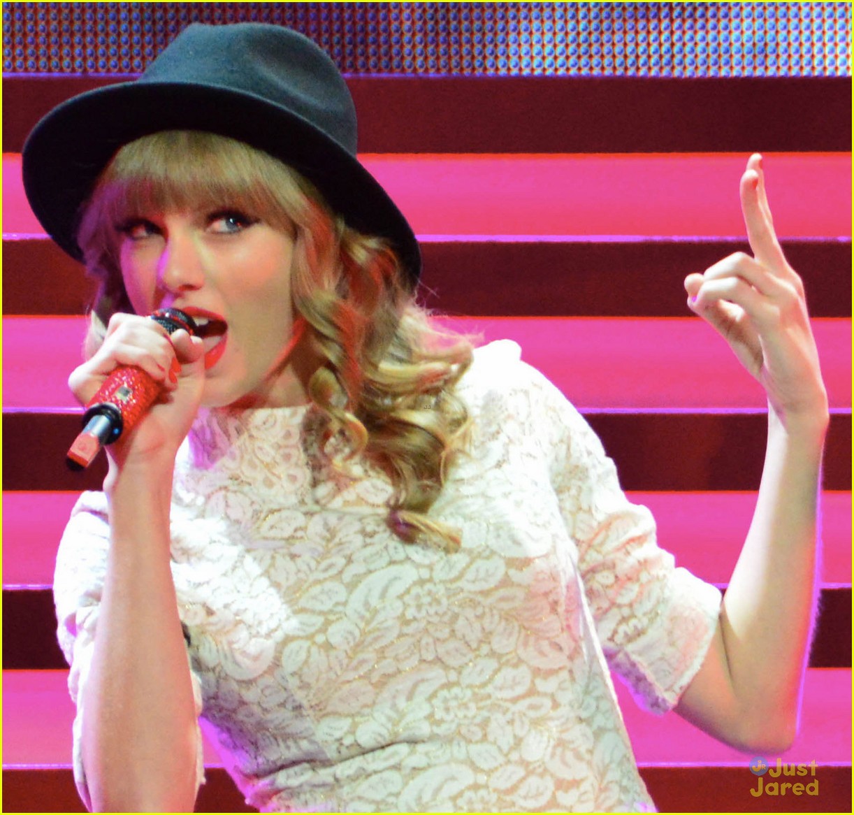 taylor swift confirms harry styles inspired i knew you were trouble 04