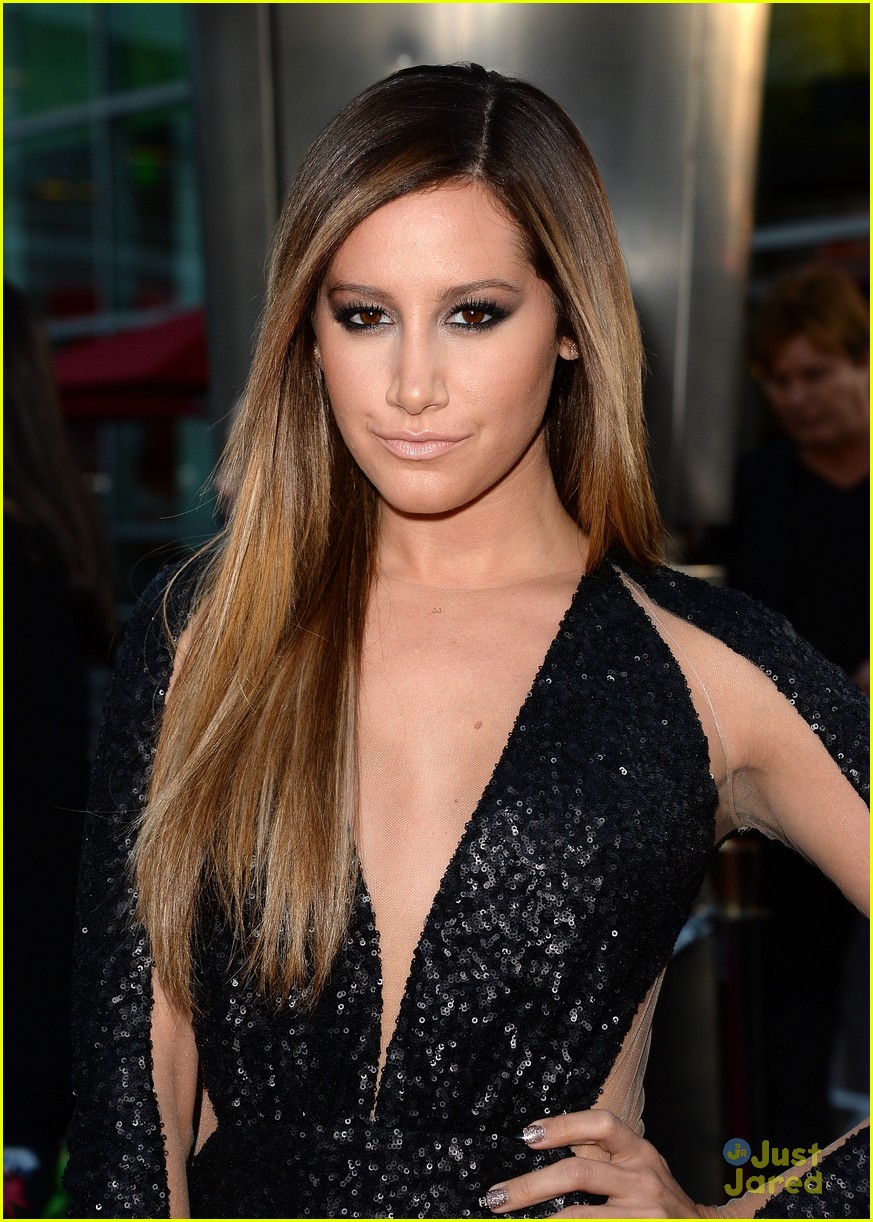 ashley tisdale christopher french scary movie 5 premiere 07