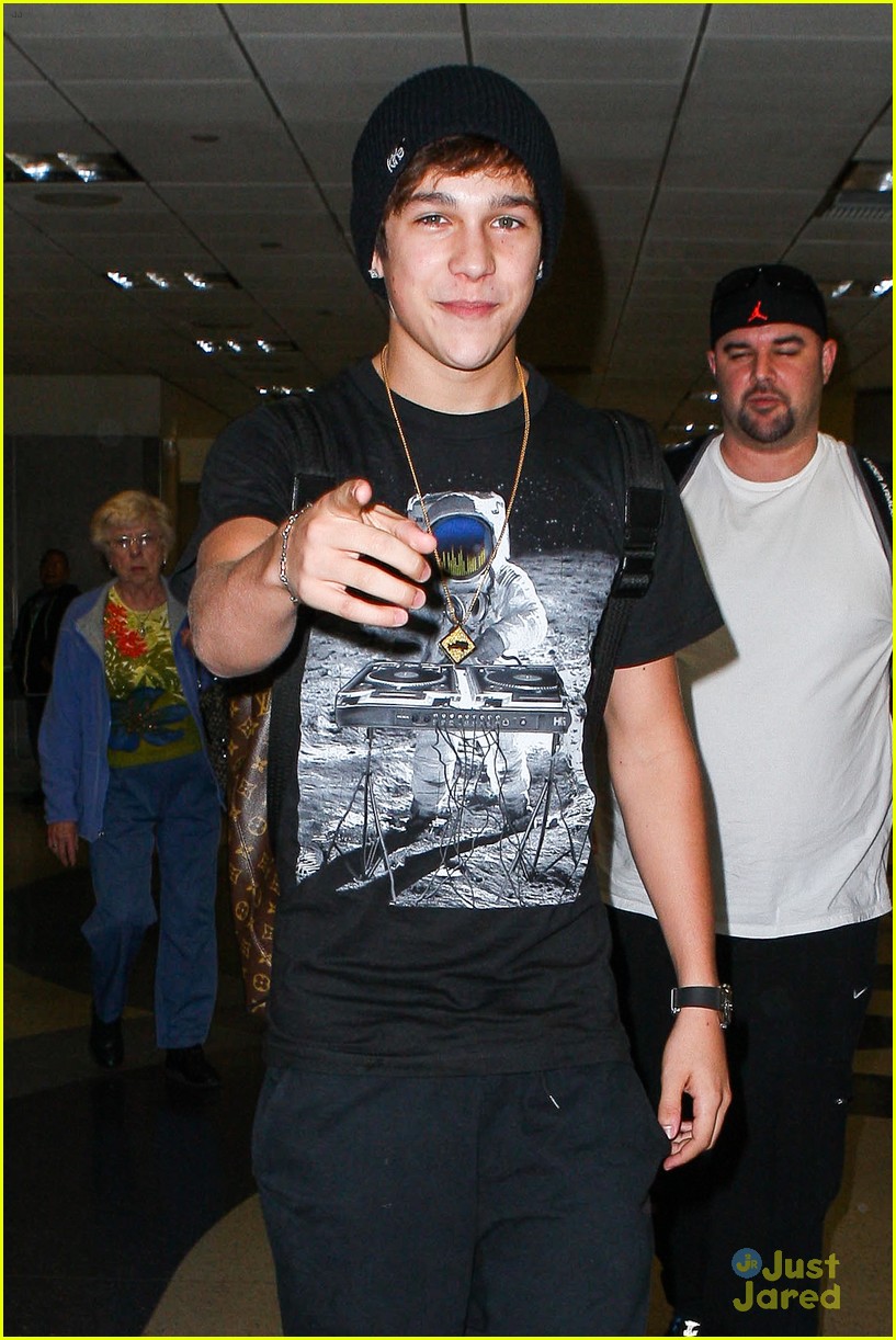 Austin Mahone: LAX Arrival | Photo 555638 - Photo Gallery | Just Jared Jr.