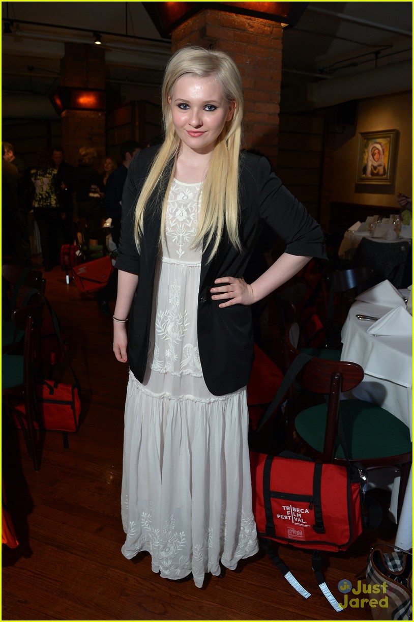 abigail breslin tribeca welcome lunch 01