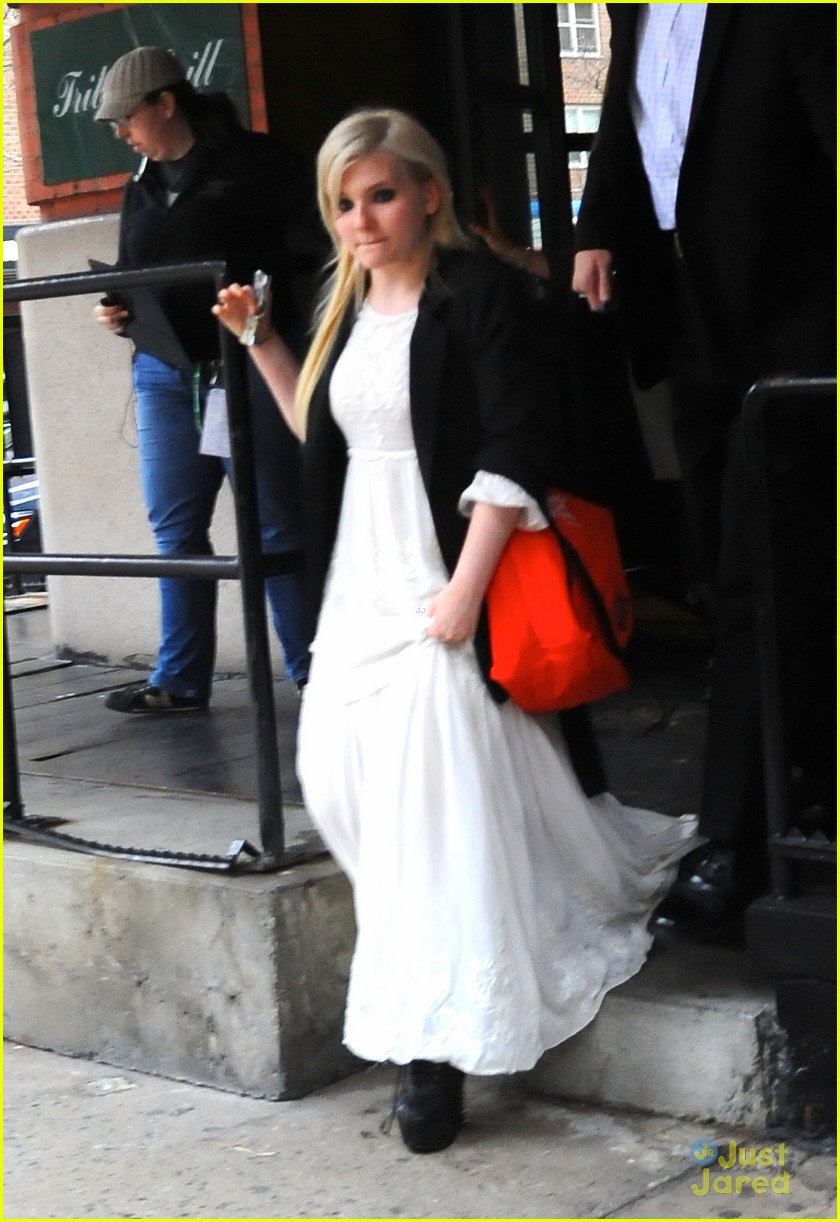 abigail breslin tribeca welcome lunch 02
